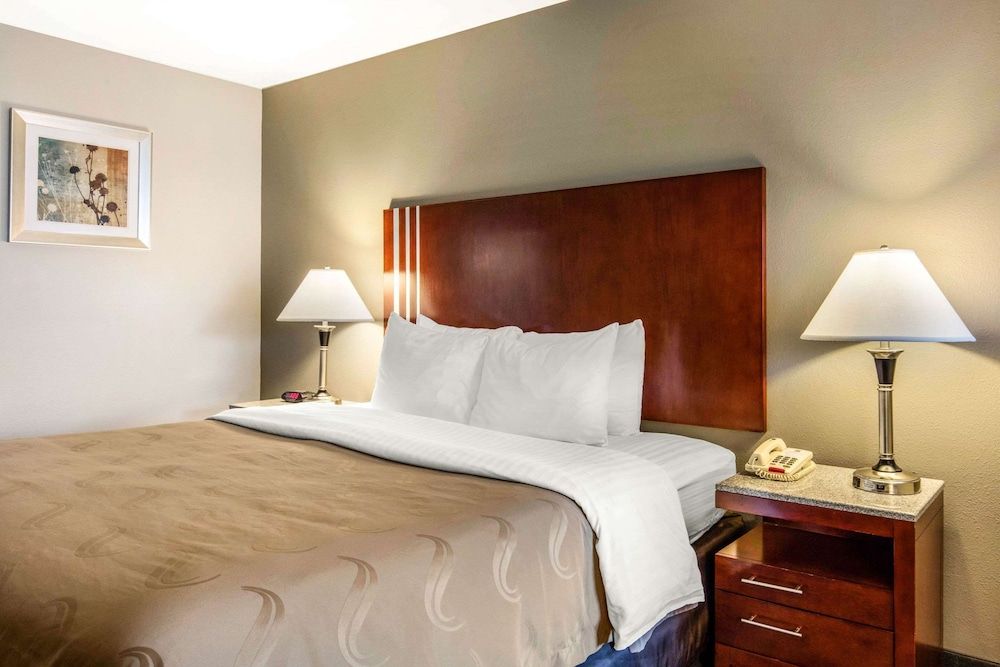 Standard Room, 1 King Bed, Smoking