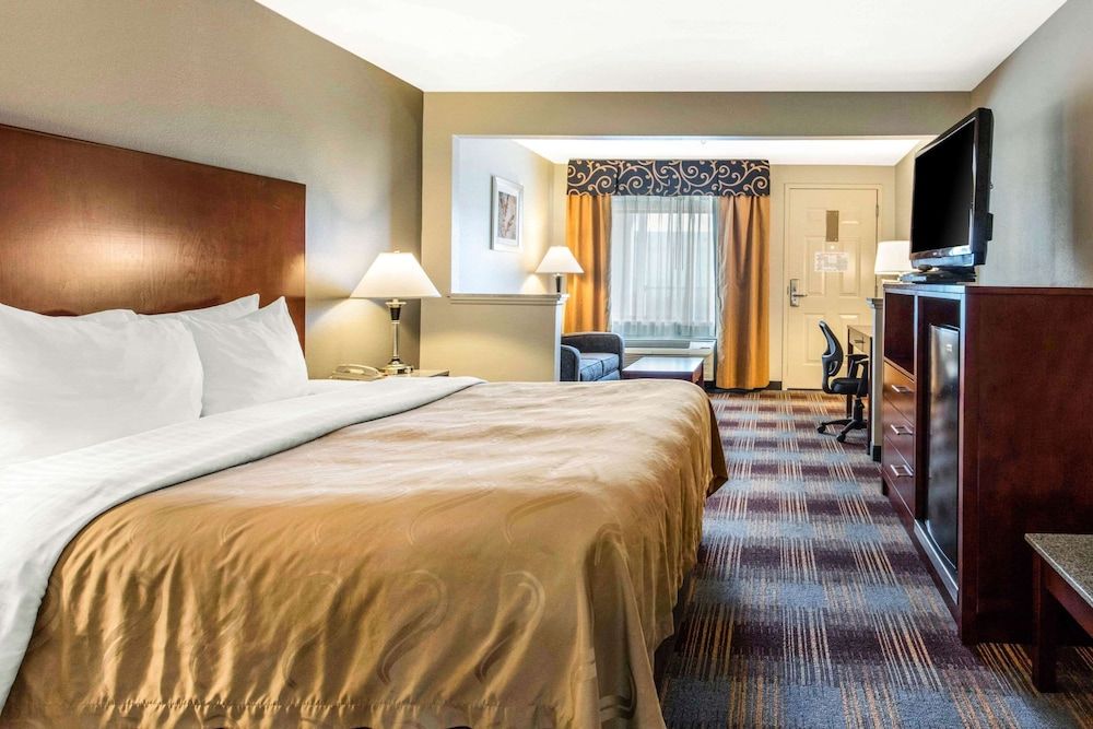 Standard Room, 1 King Bed, Non Smoking