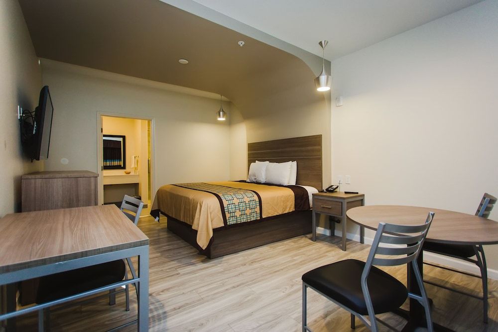 Standard Room, 1 King Bed, Non Smoking