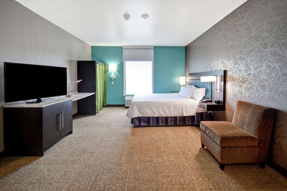 Suite, 1 King Bed, Accessible (Mobility & Hearing, Roll-in Shower)