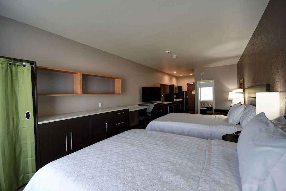 Studio, 2 Queen Beds, Accessible (Hearing)