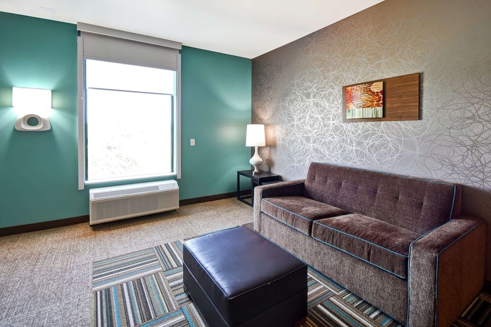 Suite, 1 King Bed, Accessible, Bathtub