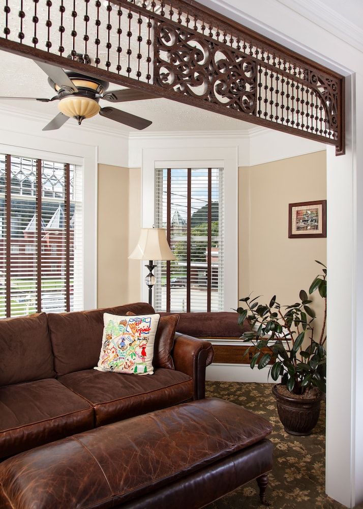 The Guest House Inn on Courthouse Square Rosemary 2