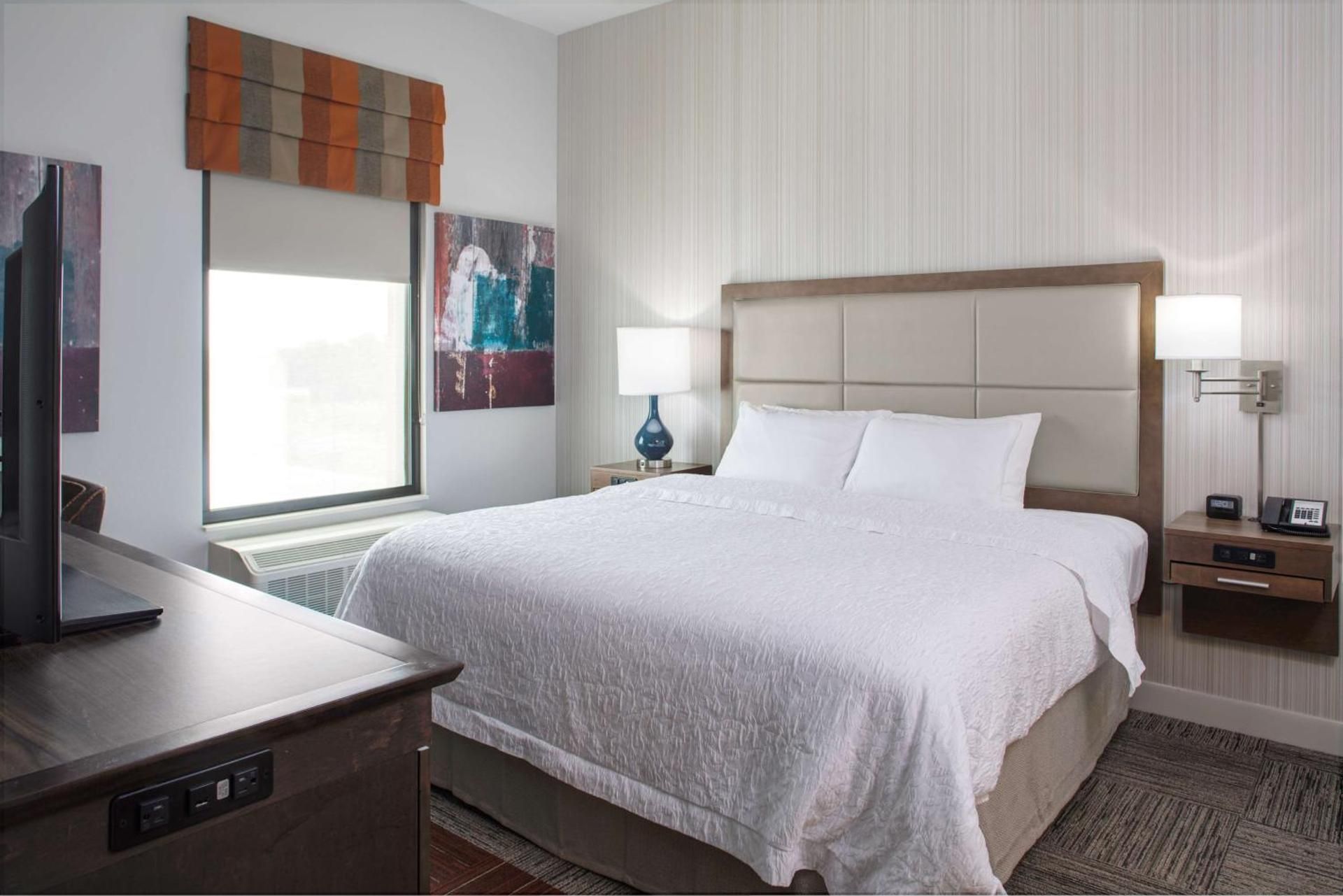 KING ROOM W/ SOFA BED AND FRIDGE NON SMOKING