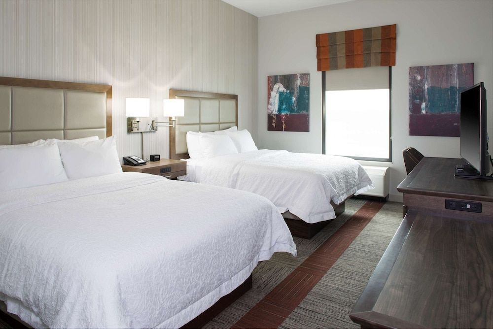 Hampton Inn & Suites Pittsburg Kansas Crossing Room, 2 Queen Beds, Accessible, Bathtub (Mobility & Hearing)