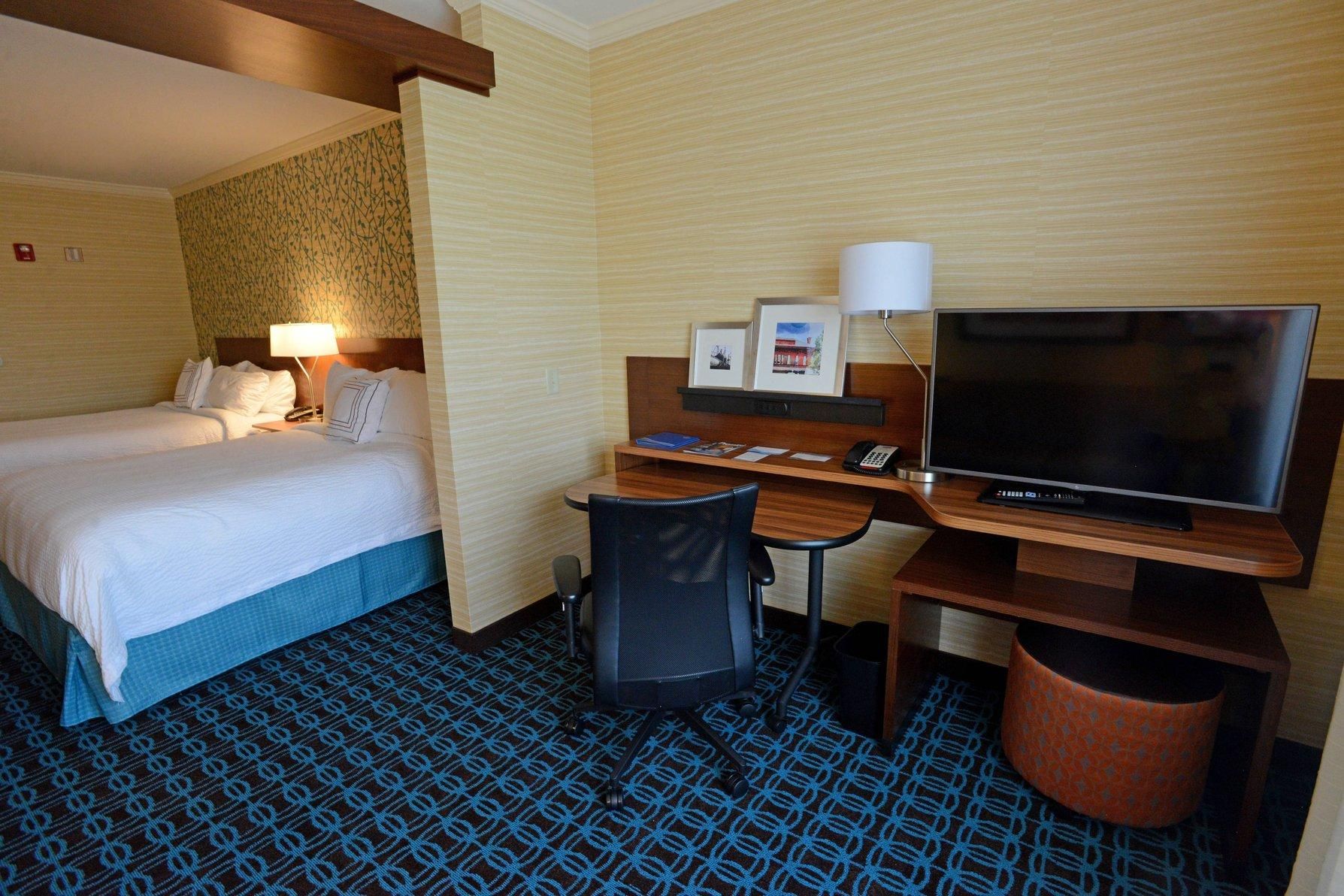 Suite, 2 Queen, Sofa bed
