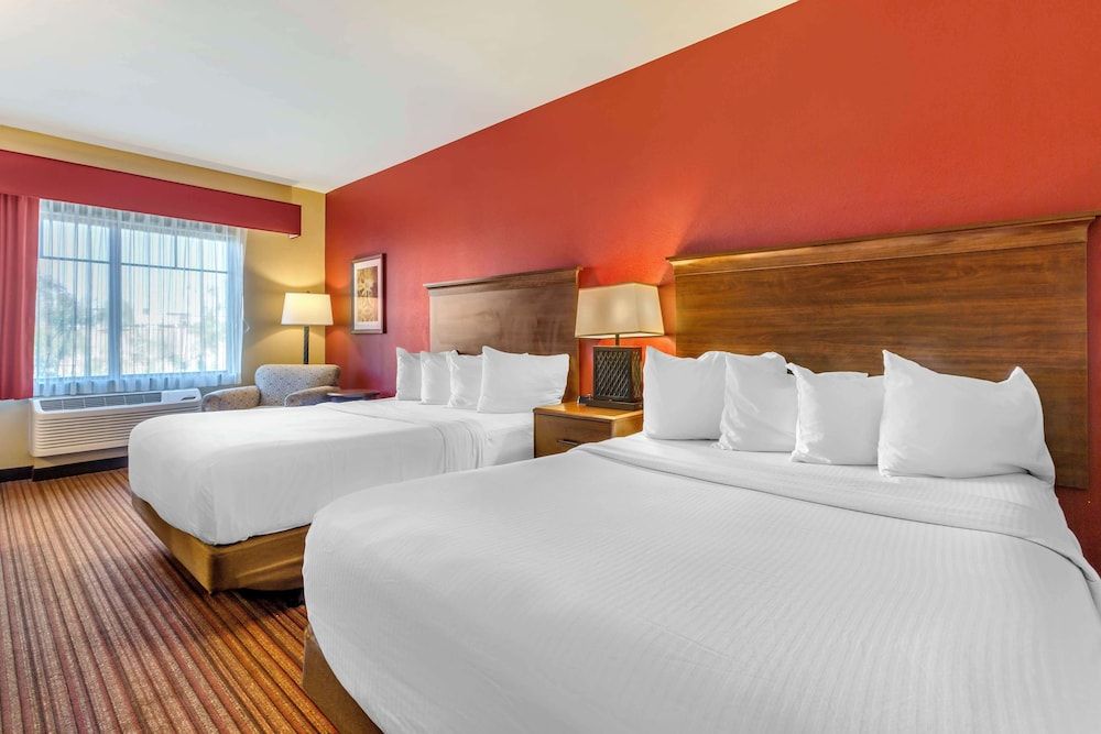 Best Western Plus Chandler Hotel & Suites Suite, 2 Queen Beds, Accessible, Kitchen 2