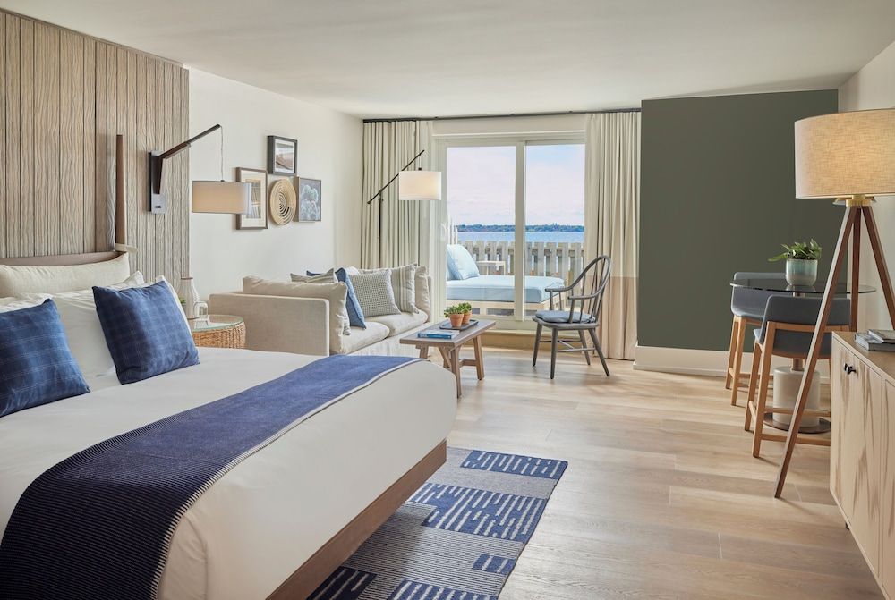 Narragansett Waterview King Patio