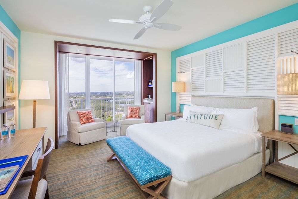 Room, 1 King Bed (Sunset Intracoastal)
