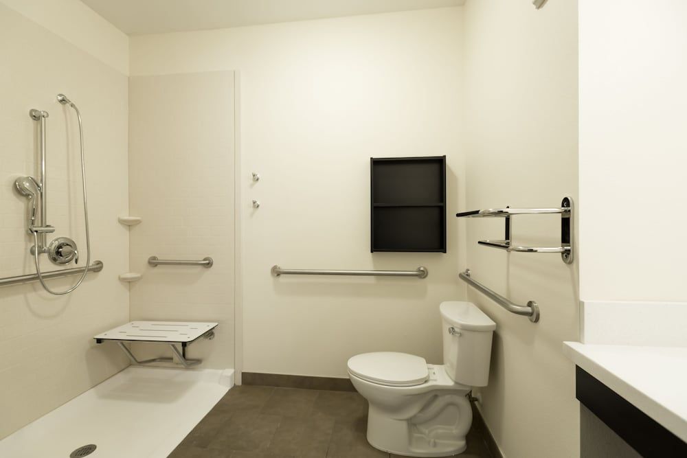 Studio Suite, 1 King Bed, Accessible Bathtub (Comm Access)