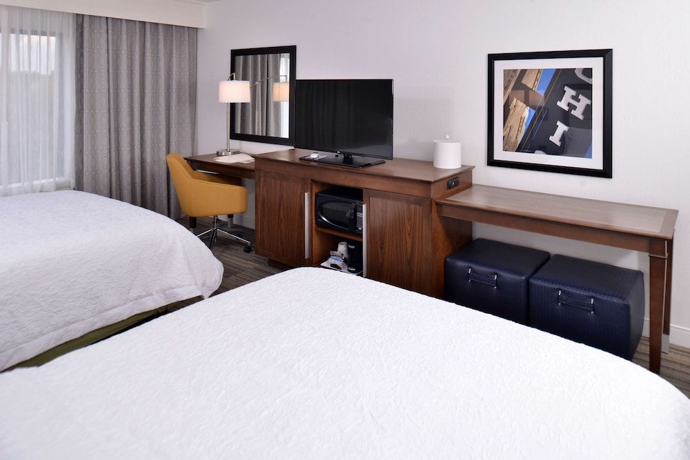Studio, 2 Queen Beds, Accessible, Non Smoking (Hearing Impaired)