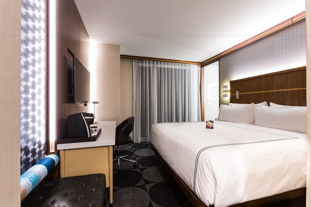 Standard Room, 1 King Bed