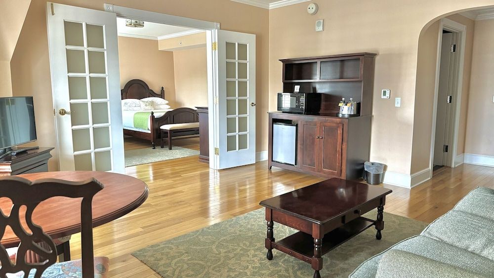 Mills Park Hotel Premier Suite 6