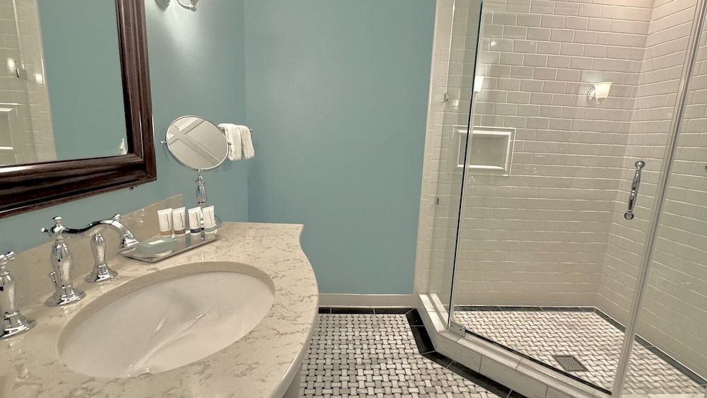 Mills Park Hotel Premier Suite 3