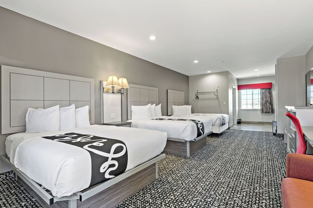Family Suite, Multiple Beds, Kitchen