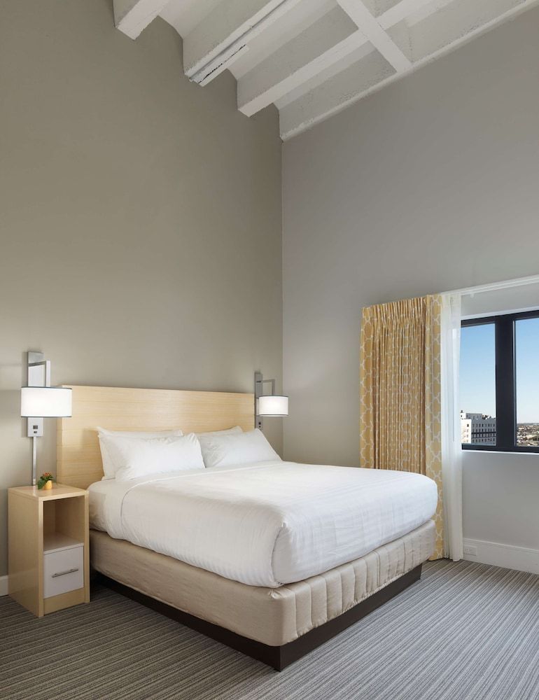 Penthouse, 2 Queen Beds