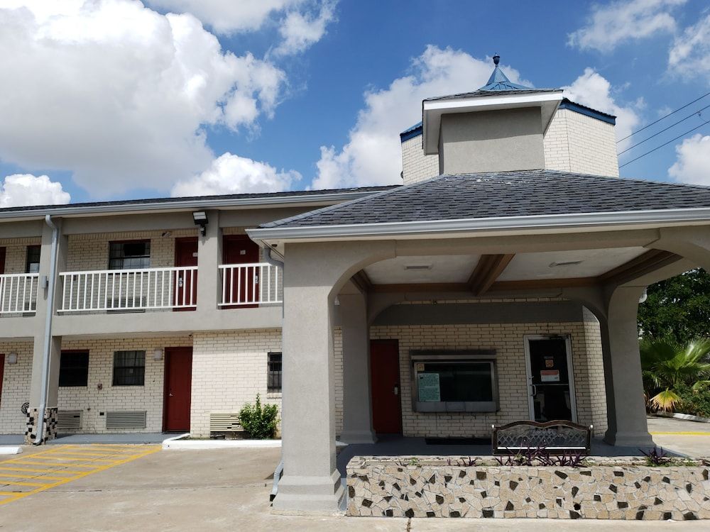 undefined Summit Inn - Houston Medical Center 6