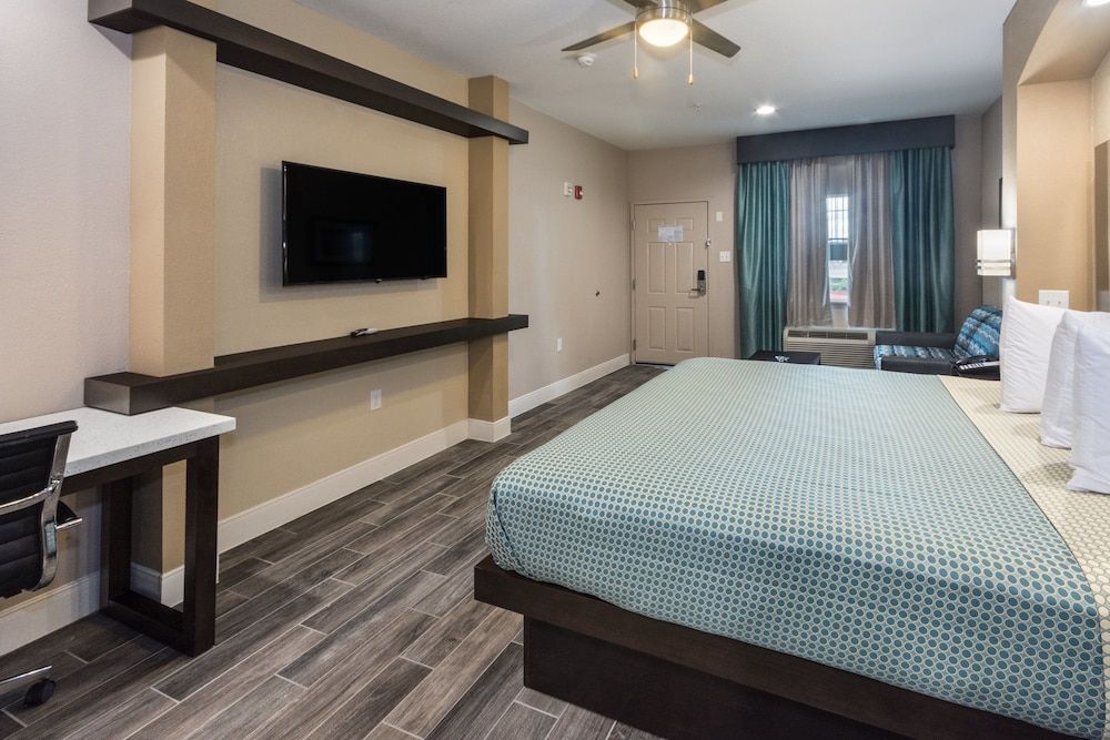 undefined Econo Lodge Inn & Suites Houston NW - CY - Fair 2