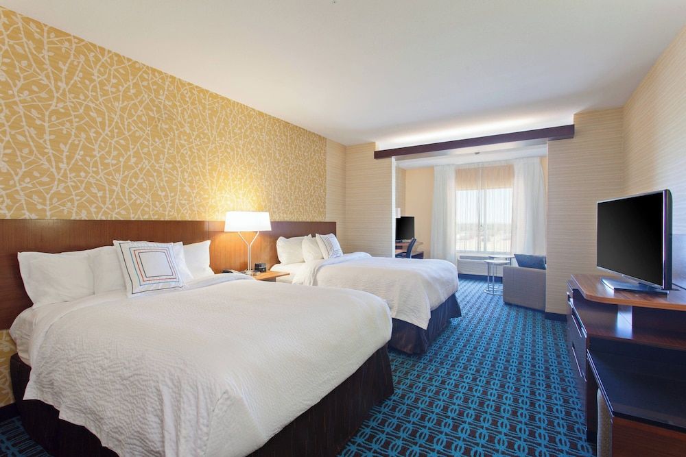 Studio, Multiple Beds (Mobility/Hearing Accessible, Tub)