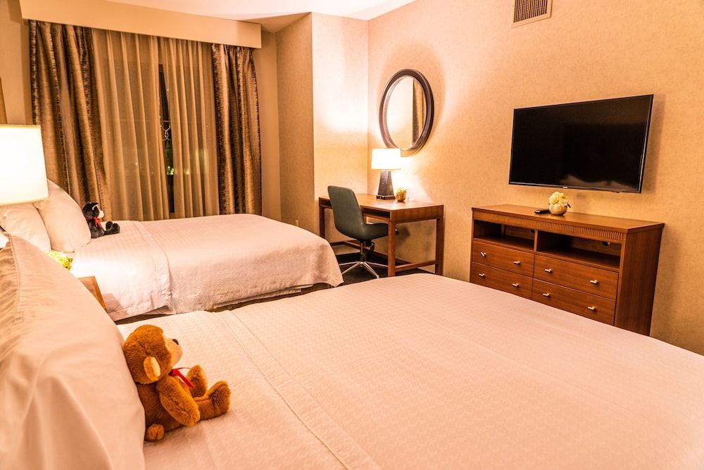 Suite, Multiple Beds (Roll-in Shower)