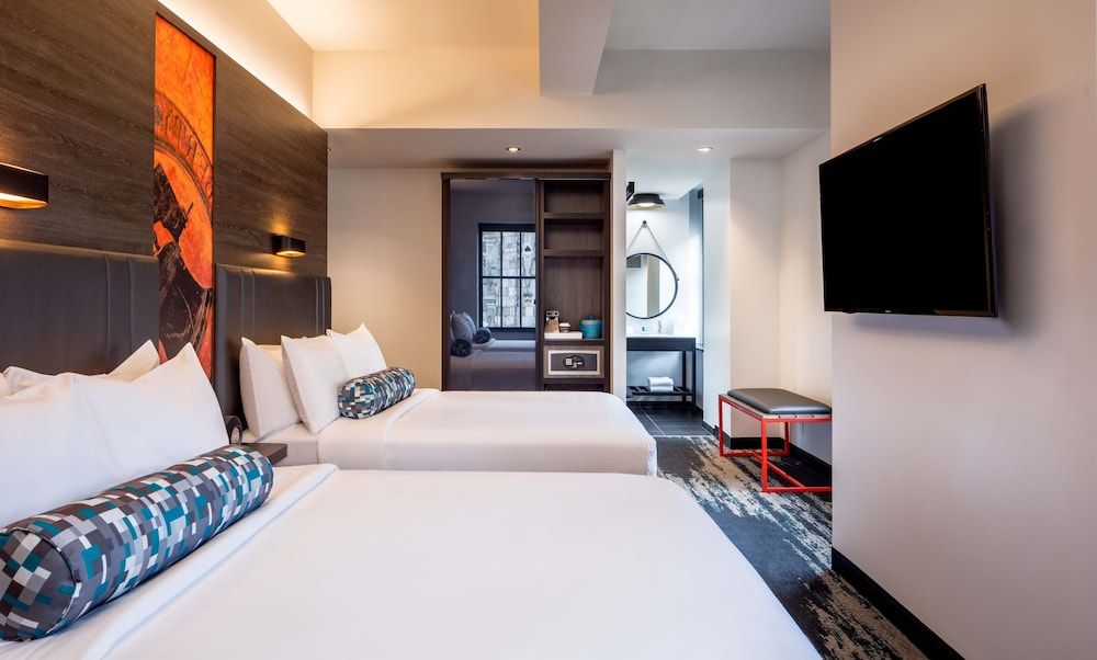 undefined Aloft Philadelphia Downtown 4