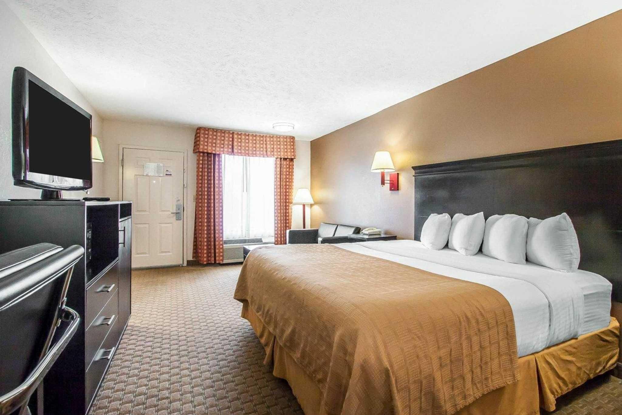 1 Queen Bed, Nonsmoking