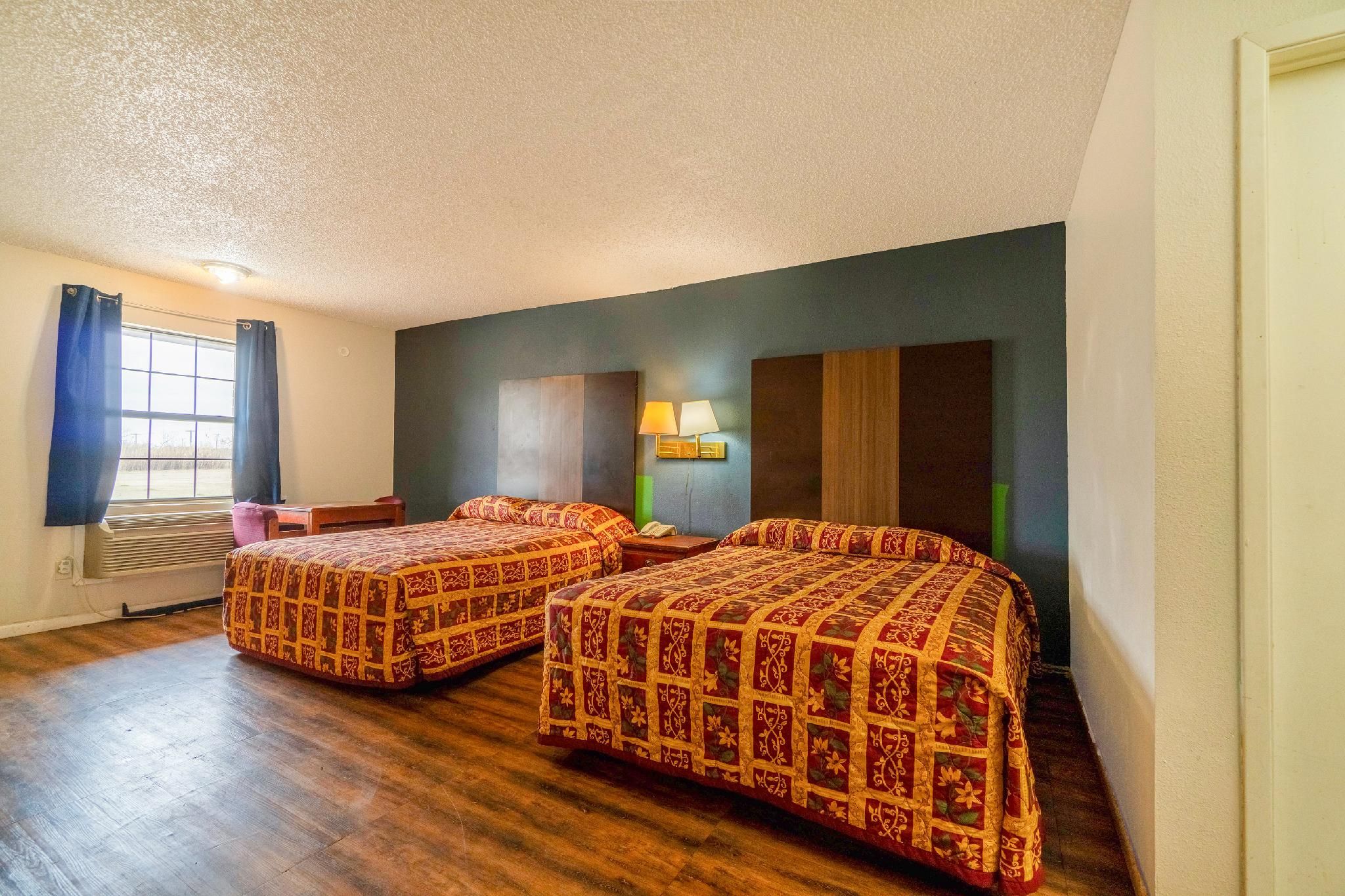 Executive Inn By OYO Mineral Wells US-180 2 Queen Beds Non-Smoking 3