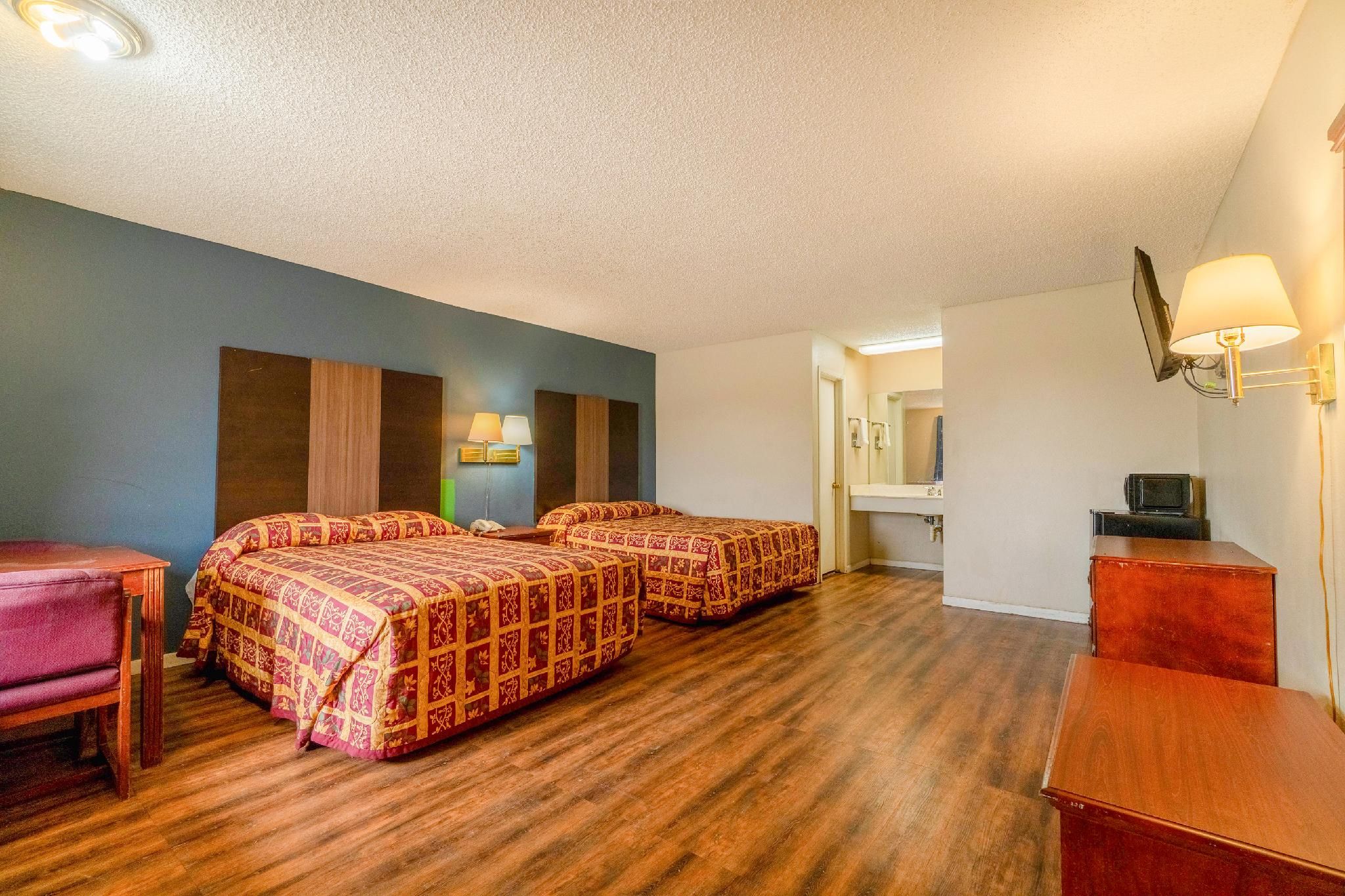 Executive Inn By OYO Mineral Wells US-180 2 Queen Beds Non-Smoking