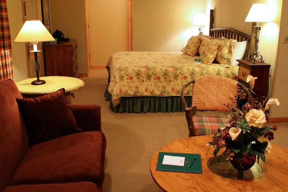 Mountain Lake Lodge Deluxe Suite, 1 Bedroom, Lake View 8