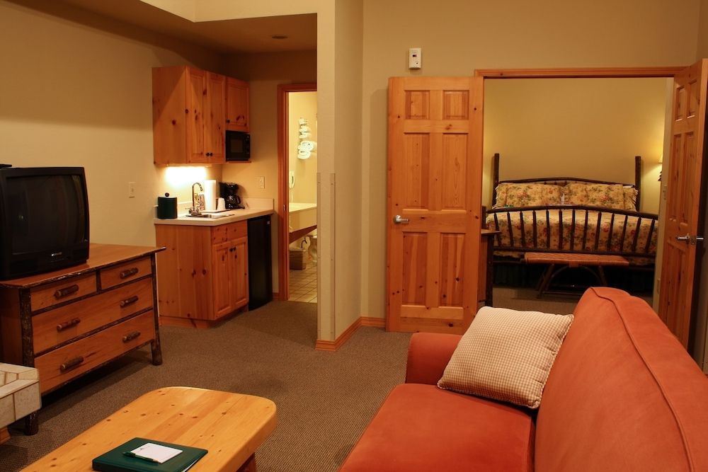 Mountain Lake Lodge Deluxe Suite, 1 Bedroom, Lake View 7