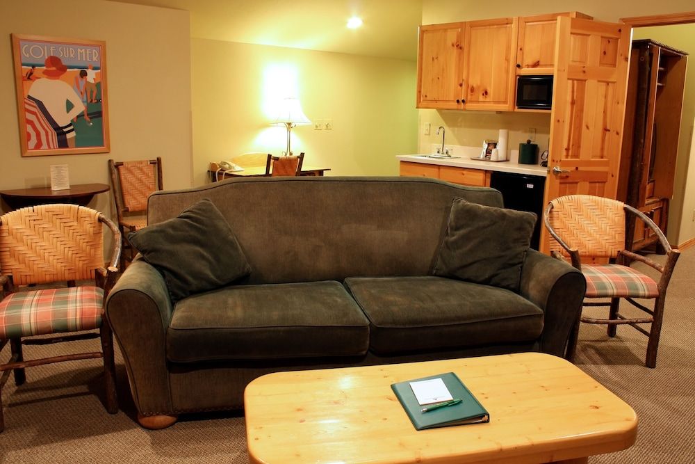 Mountain Lake Lodge Deluxe Suite, 1 Bedroom, Lake View 12