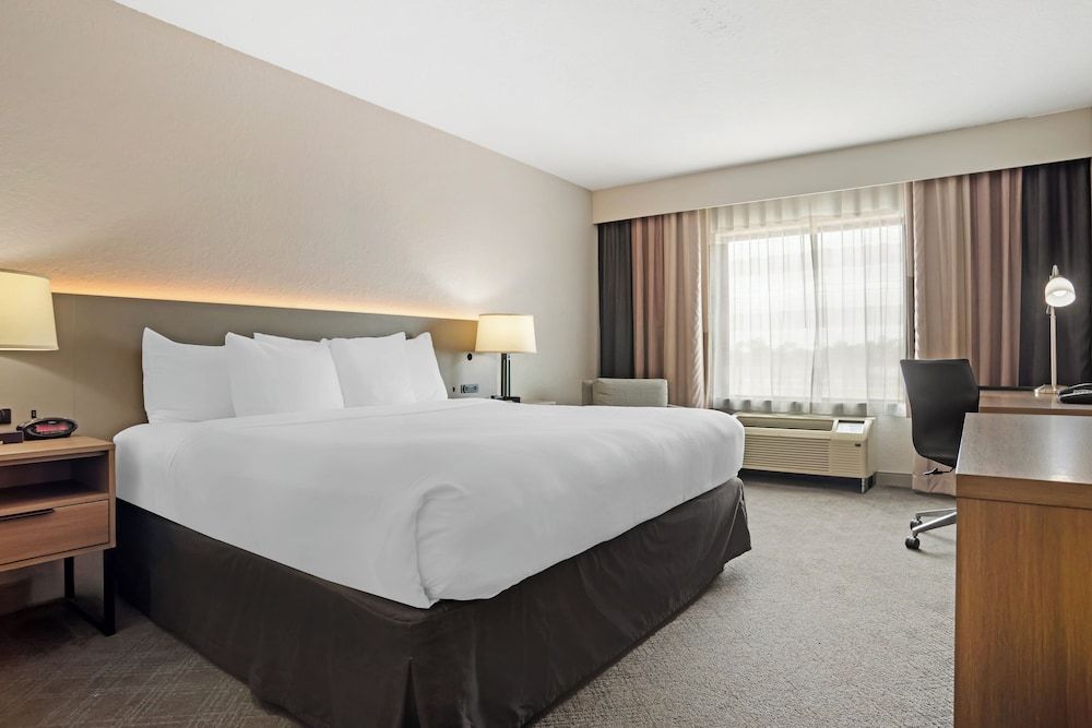Standard Room, 1 King Bed, Non Smoking