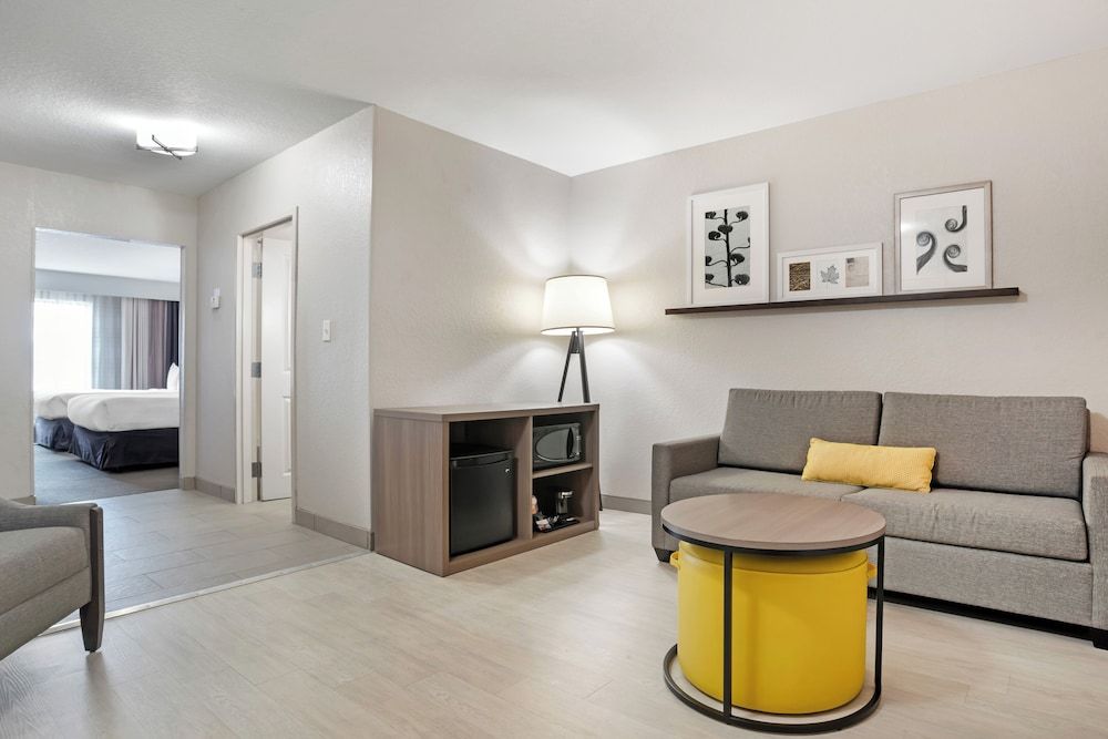 Suite, 2 Queen Beds, Non Smoking (Efficiency)