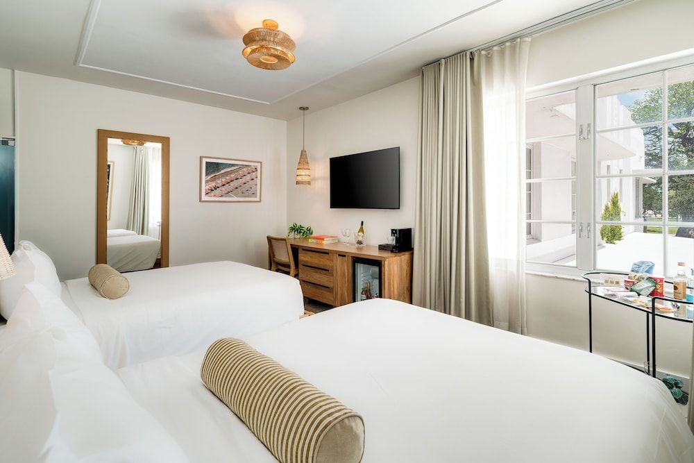 Deluxe Room, 2 Double Beds, Park View