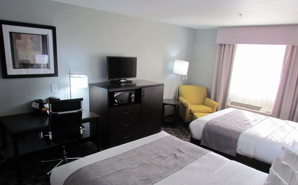 Standard Room, 2 Queen Beds, Accessible, Non Smoking