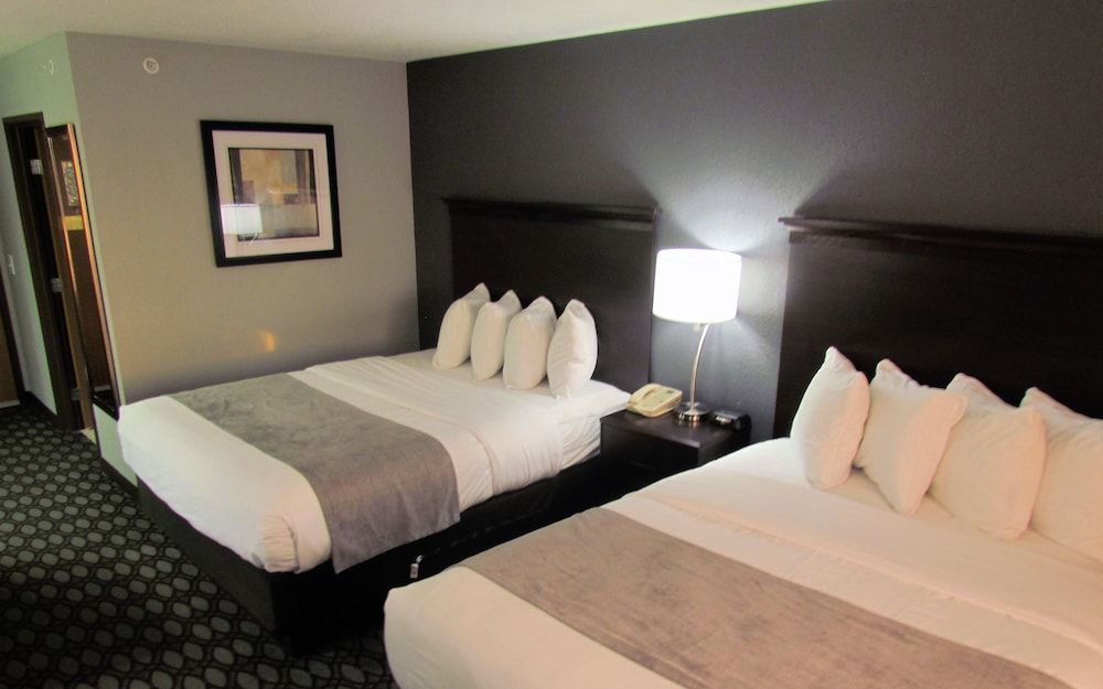 Basic Room, 2 Queen Beds, Non Smoking, Refrigerator & Microwave