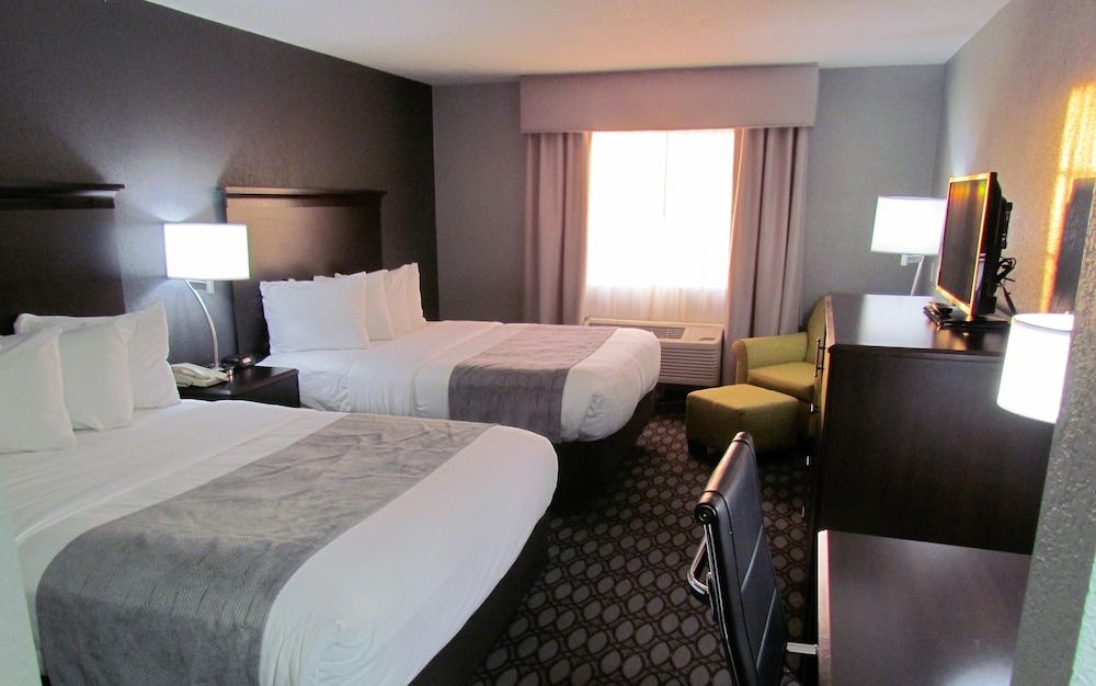 Basic Room, 2 Queen Beds, Non Smoking, Refrigerator & Microwave