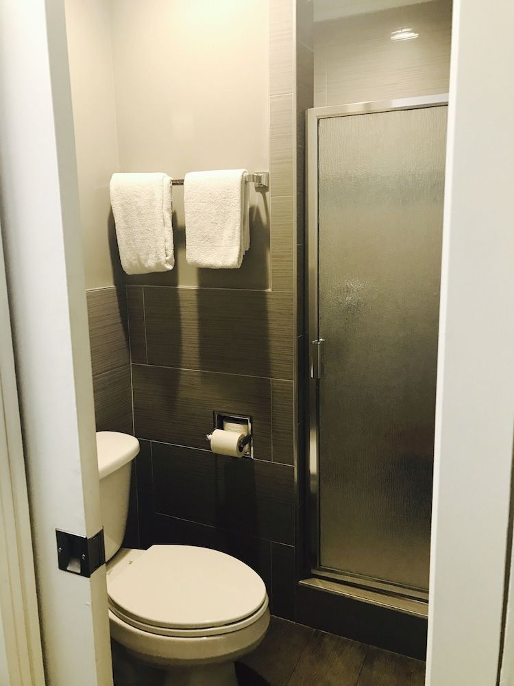 Royala Inn Superior Room 7