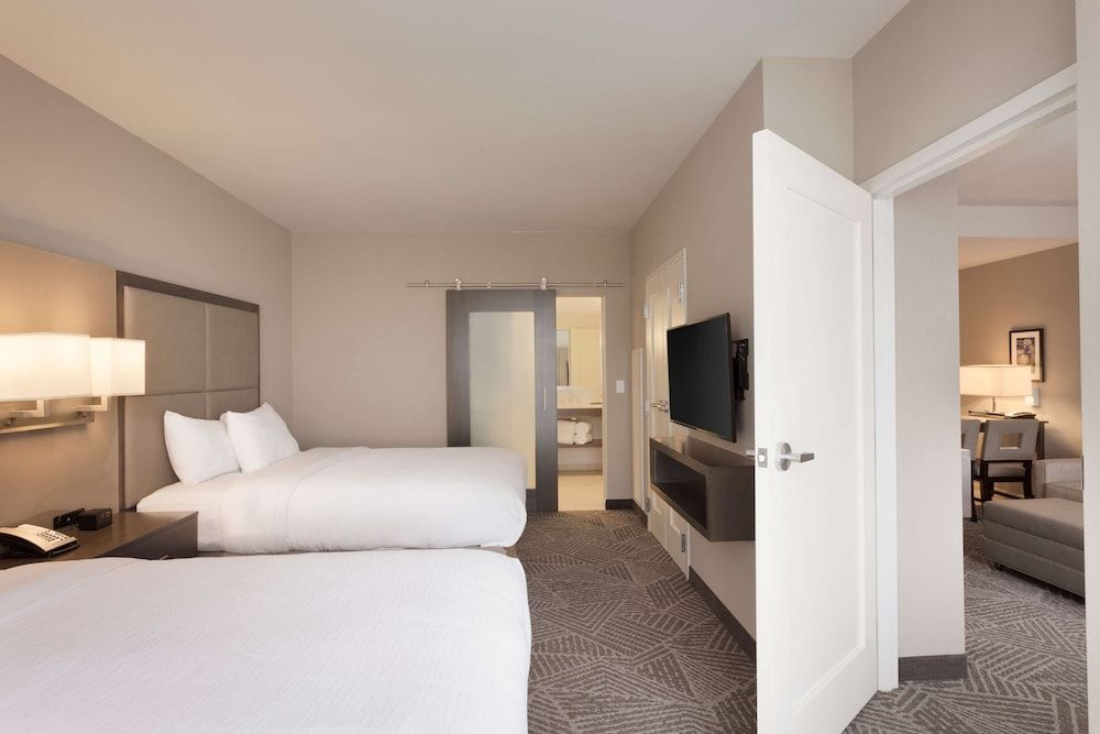 Suite, 2 Queen Beds, Accessible, Non Smoking (Roll-in Shower)