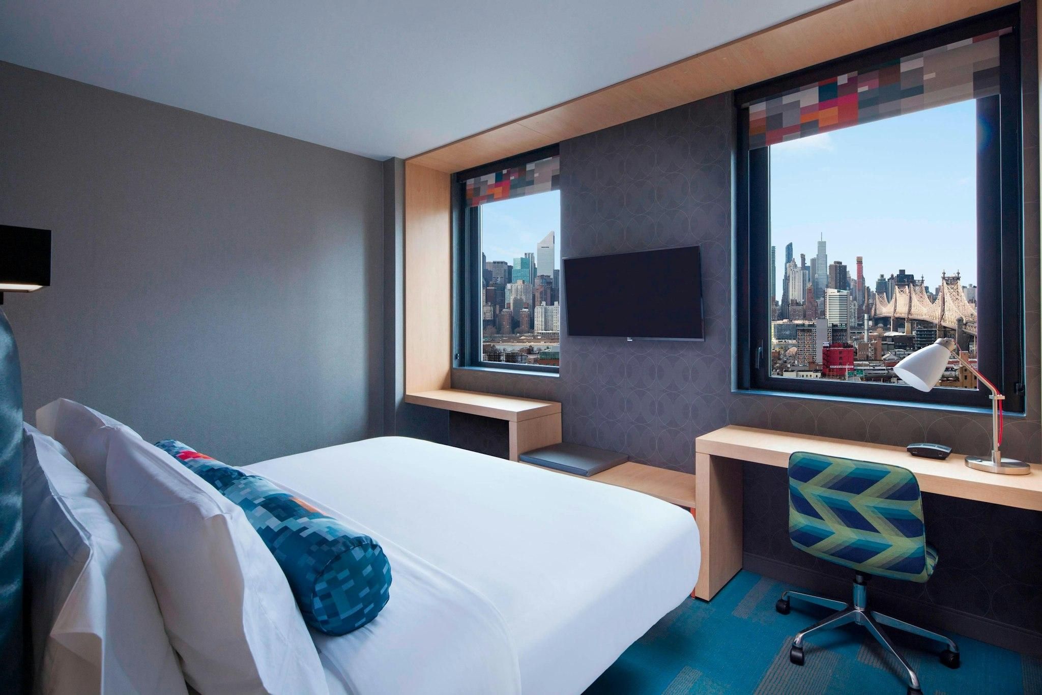 Aloft, Guest room, 1 King, Manhattan view, City view