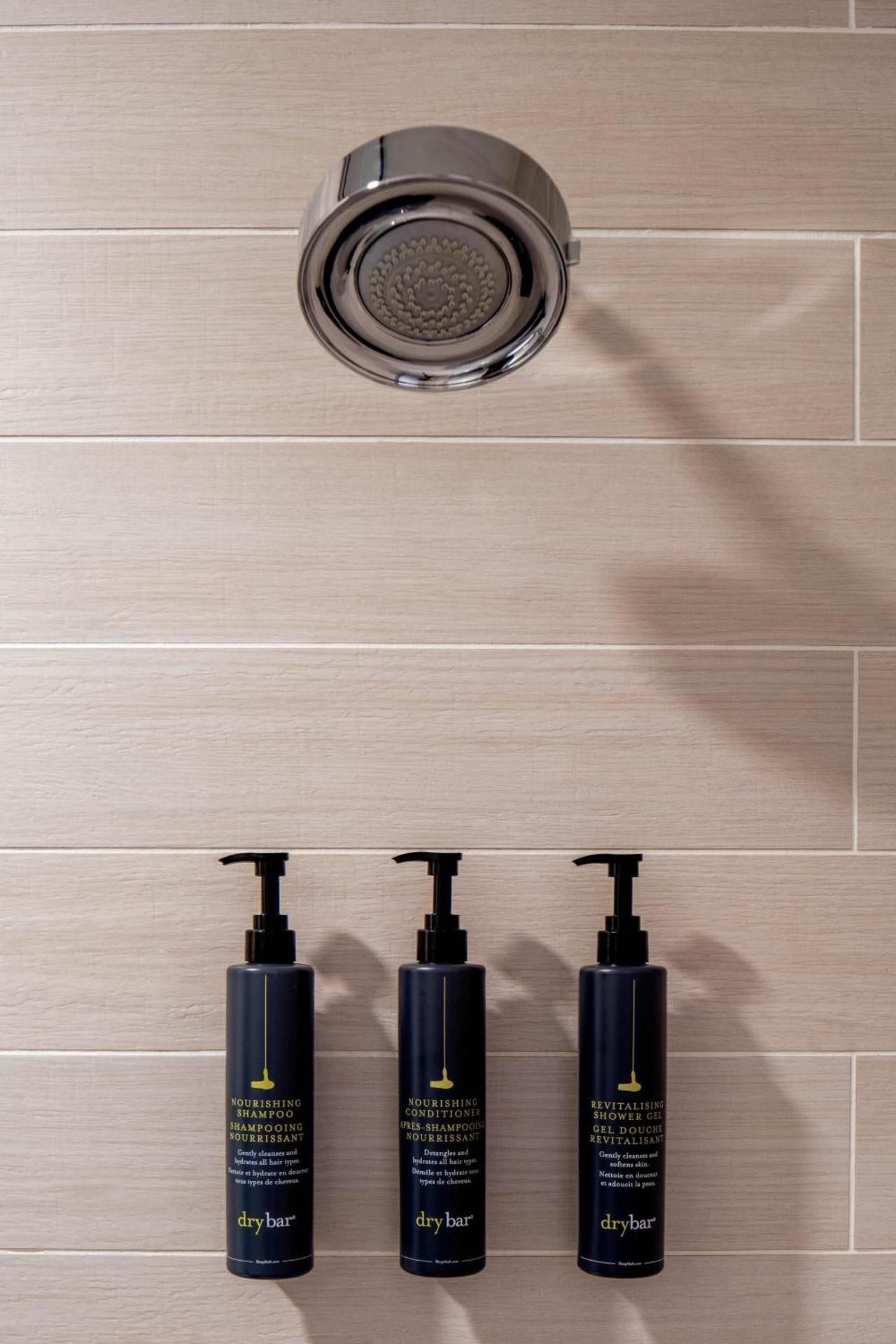 King Room with Roll-in Shower - Mobility and Hearing Accessible