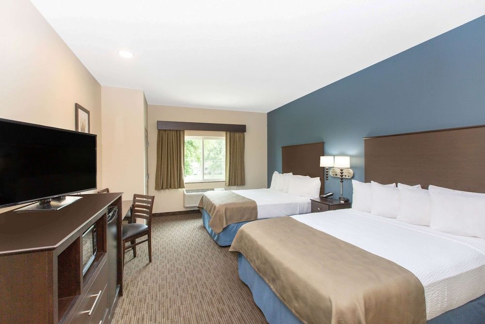 Business Room, 2 Queen Beds, Non Smoking
