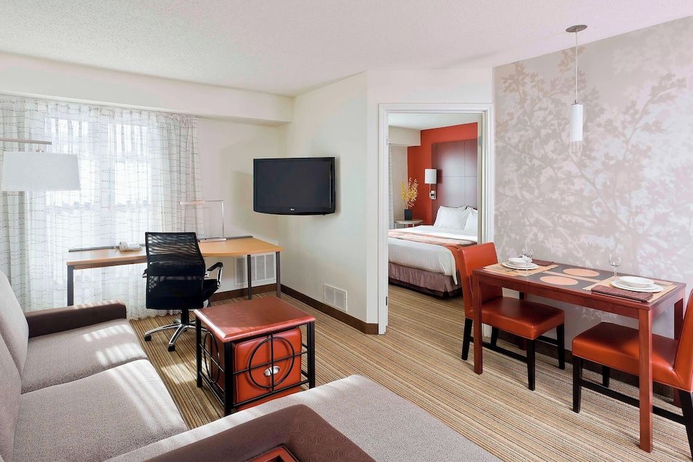 Suite, 1 Bedroom, Non Smoking (Mobility/Hearing Accessible, Tub)