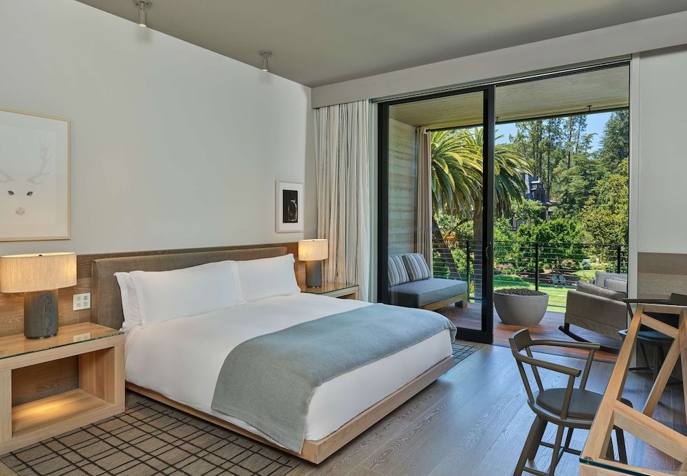 Deluxe Room, 1 King Bed, Balcony (Streamside, Accessible Shower)