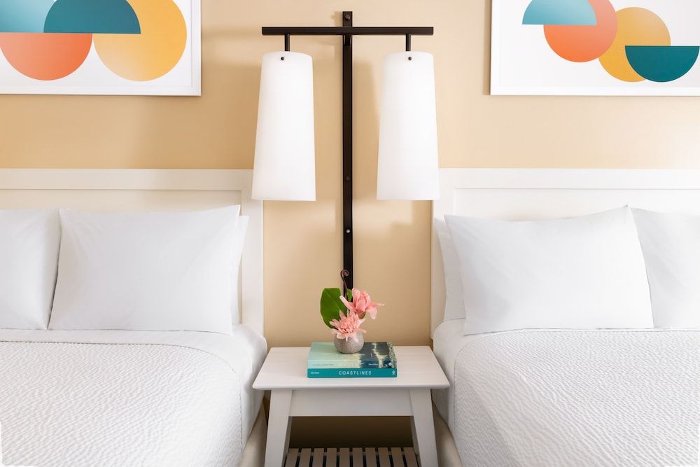 The Twin Fin Hotel Room, 2 Double Beds, City View