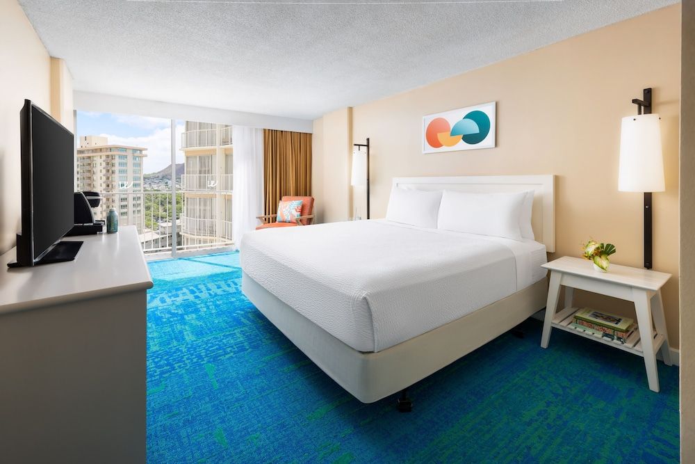 The Twin Fin Hotel Room, 2 Double Beds, City View 3