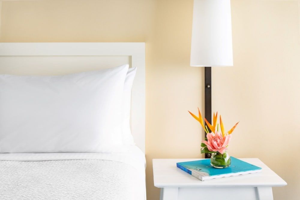 The Twin Fin Hotel Room, 1 King Bed, Oceanfront (with Lanai)