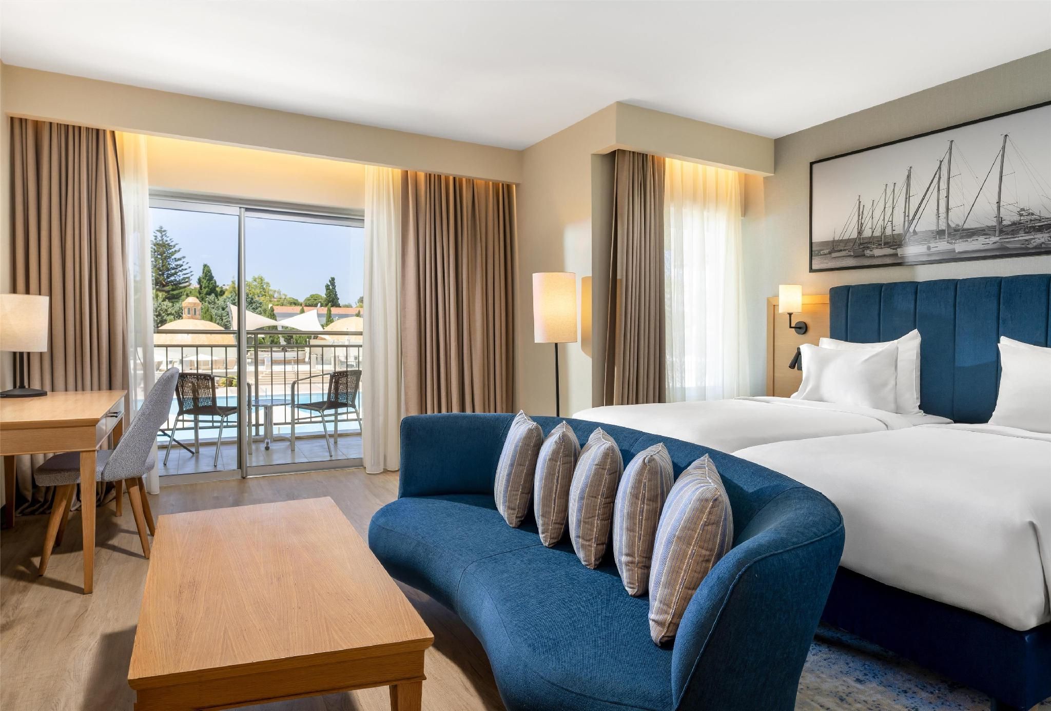 JUNIOR SUITE - POOL VIEW & BALCONY