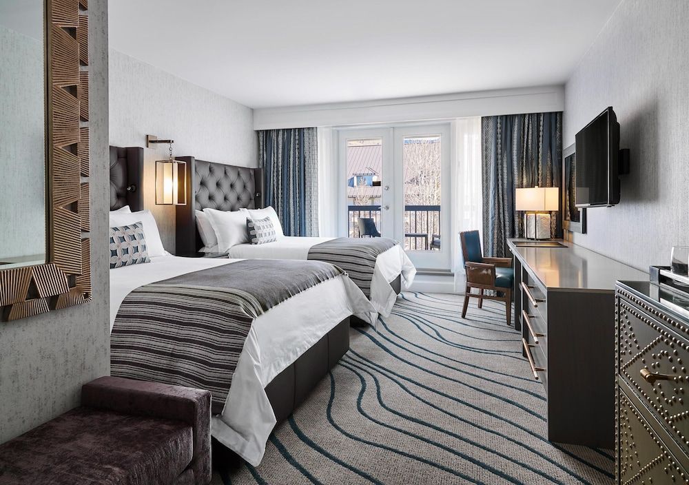 Premium Room, 2 Queen Beds, Mountain View
