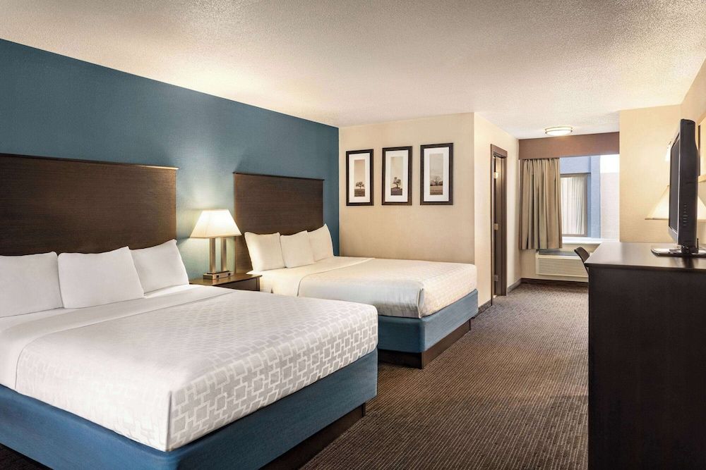 Deluxe Room, 2 Double Beds, Non Smoking, Pool View